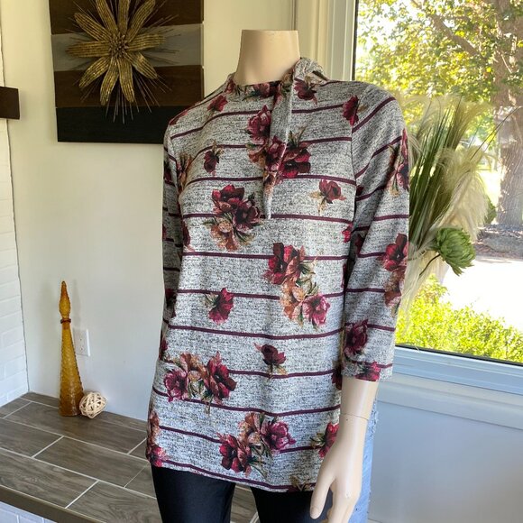 FDJ 3/4 Sleeve Floral Print Necktie Top Sz M NWT - Picture 1 of 11